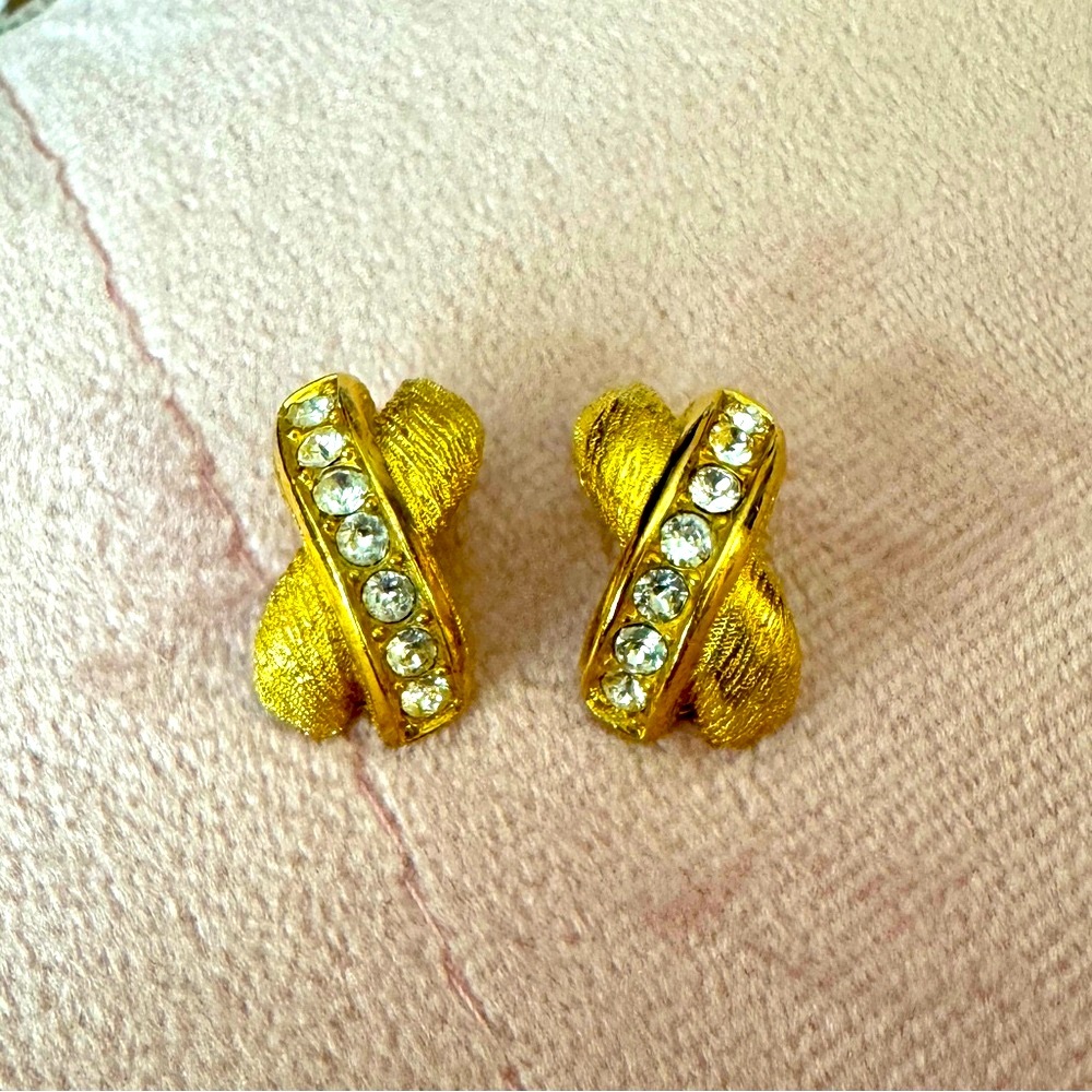 Christian Dior X earrings